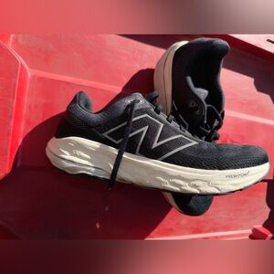 New Balance Black and White Men's Shoes